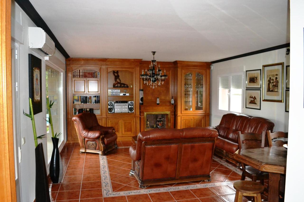 Villa Las Palmeras Arenas de San Pedro Luaran gambar